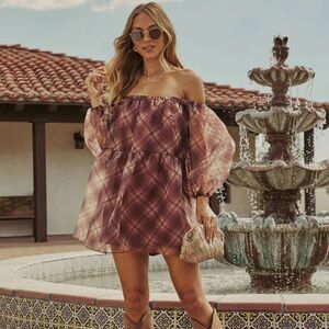 NWOT Vici Strapless Chiffon Mini Dress